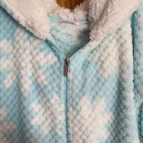 (3 FOR 100) La Vie En Rose Snowflake Hooded Zip Up Robe - Picture 5 of 5